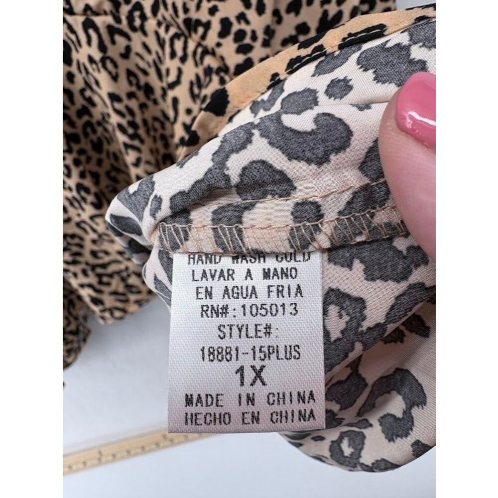 Emily Wonder Plus Size 1X Animal Print Tunic Top Short Sleeve‎ NWT - Picture 4 of 7